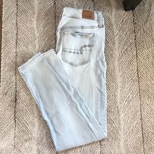 Light Wash American Eagle Jeans